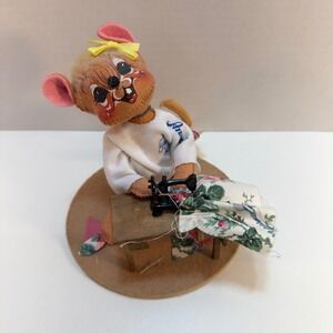 Annalise Mosellie Mouse Doll 1993 Sewing Machine Miniature Collectible
